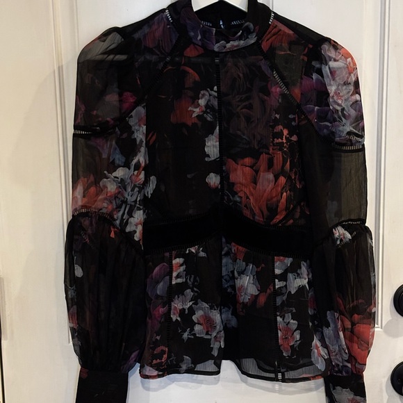 Ted Baker NWT Neeveh Floral Print Long Sleeve Top - Picture 2 of 5